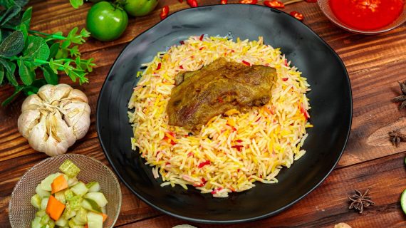 Asal Usul Nasi Mandhi: Jejak Sejarah Hidangan Khas Arab yang Memikat Selera